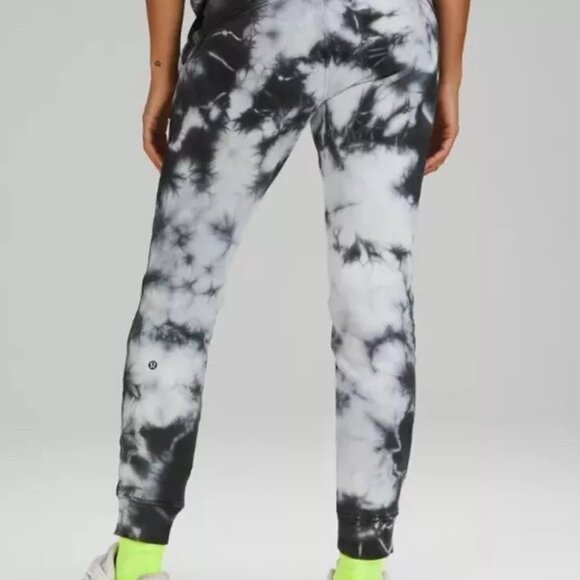 Lululemon Warm Down Jogger Size 4 ECSO - Picture 3 of 3